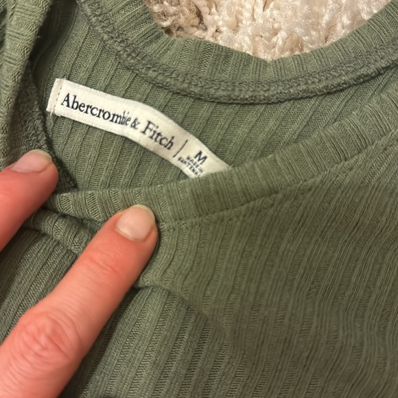 Green medium a&f cozy tank - Picture 2 of 4